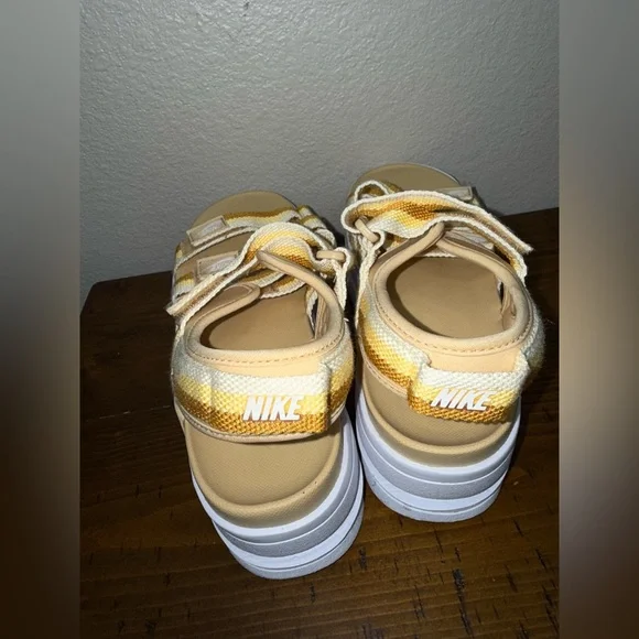 Nike Women's Icon Classic Platform Granola Girl Sandals- Size 9 - Picture 6 of 9
